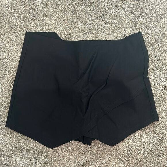 Envelope skort - Picture 1 of 3